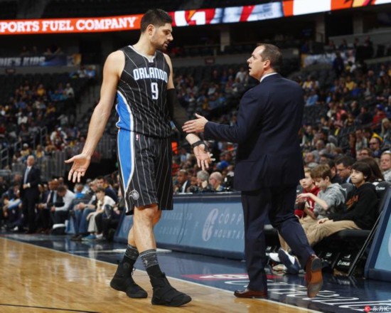 同时遏制竞 同时遏制竞